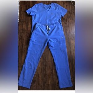 FIGS Scrub Set Ceil Blue Catarina Scrub Top size Small Yola Skinny Pants Size SP